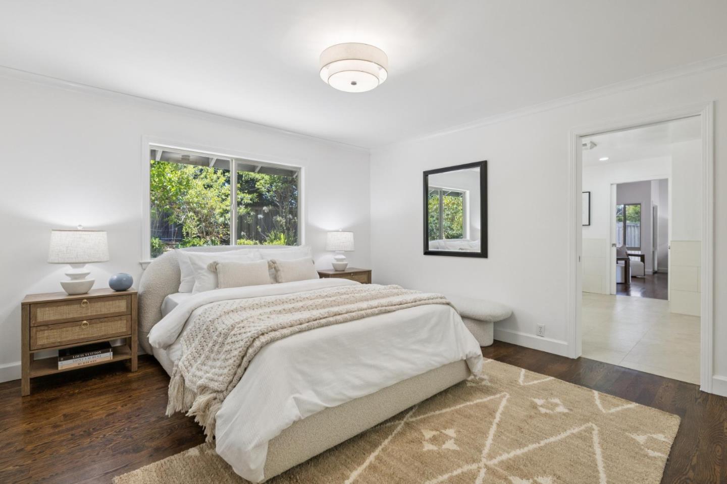 35 Silk Tree PL
