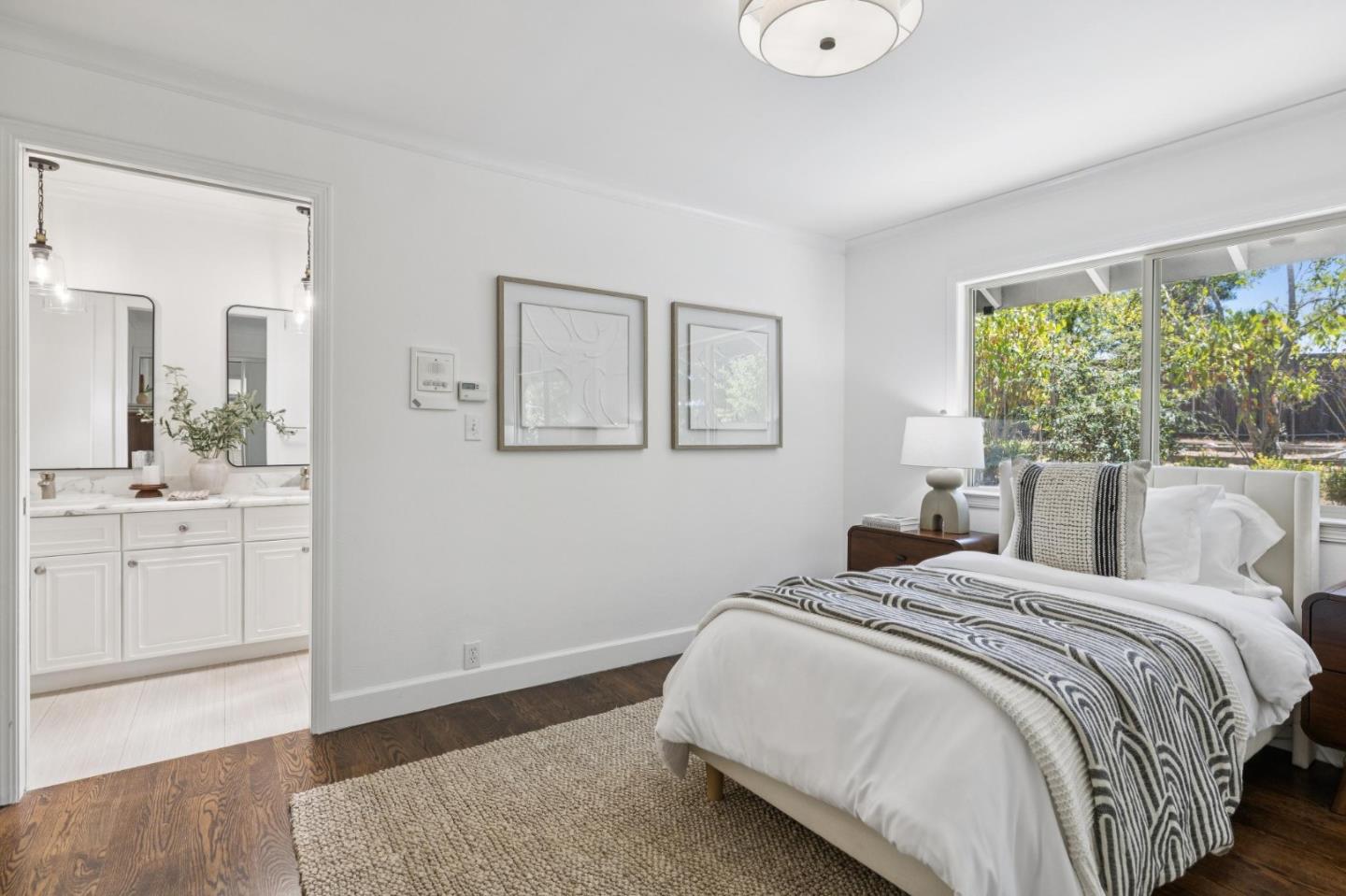 35 Silk Tree PL