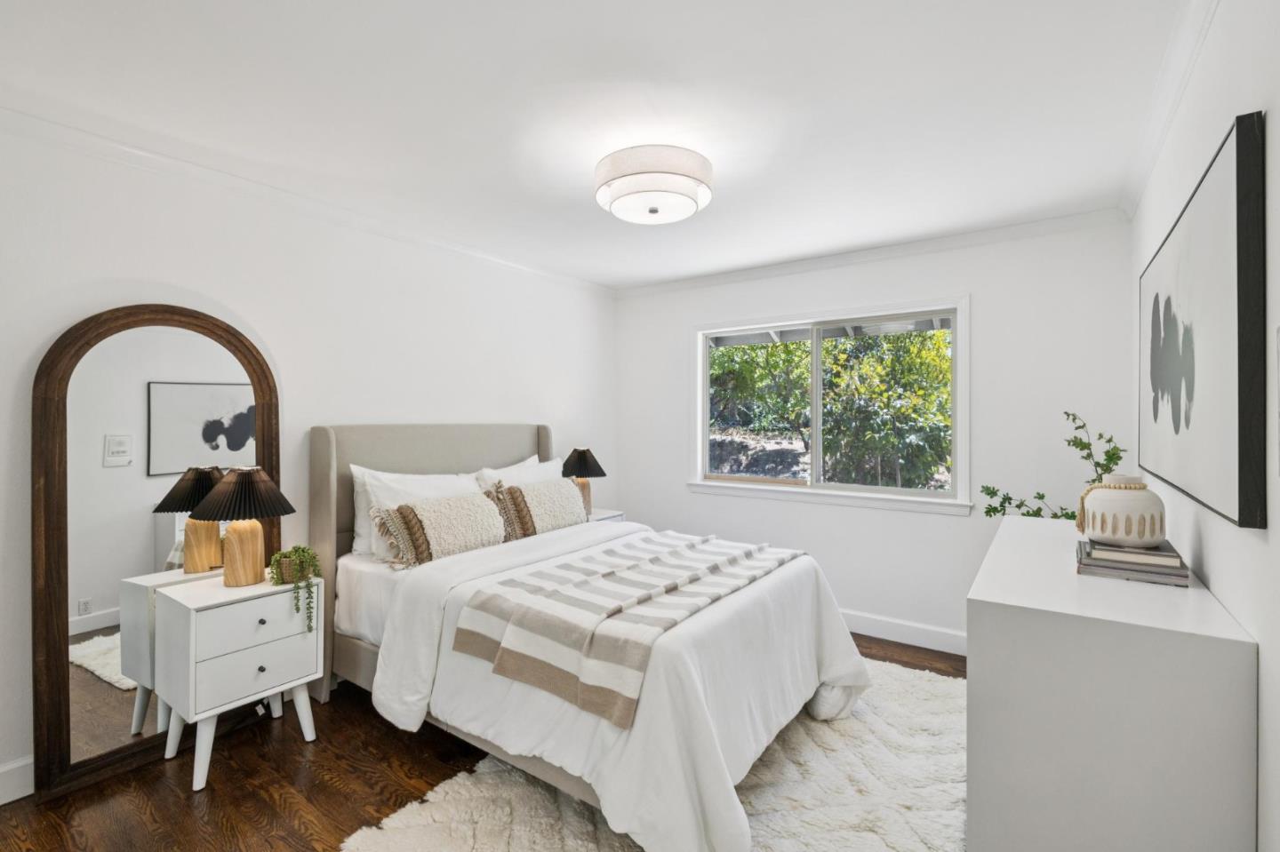 35 Silk Tree PL