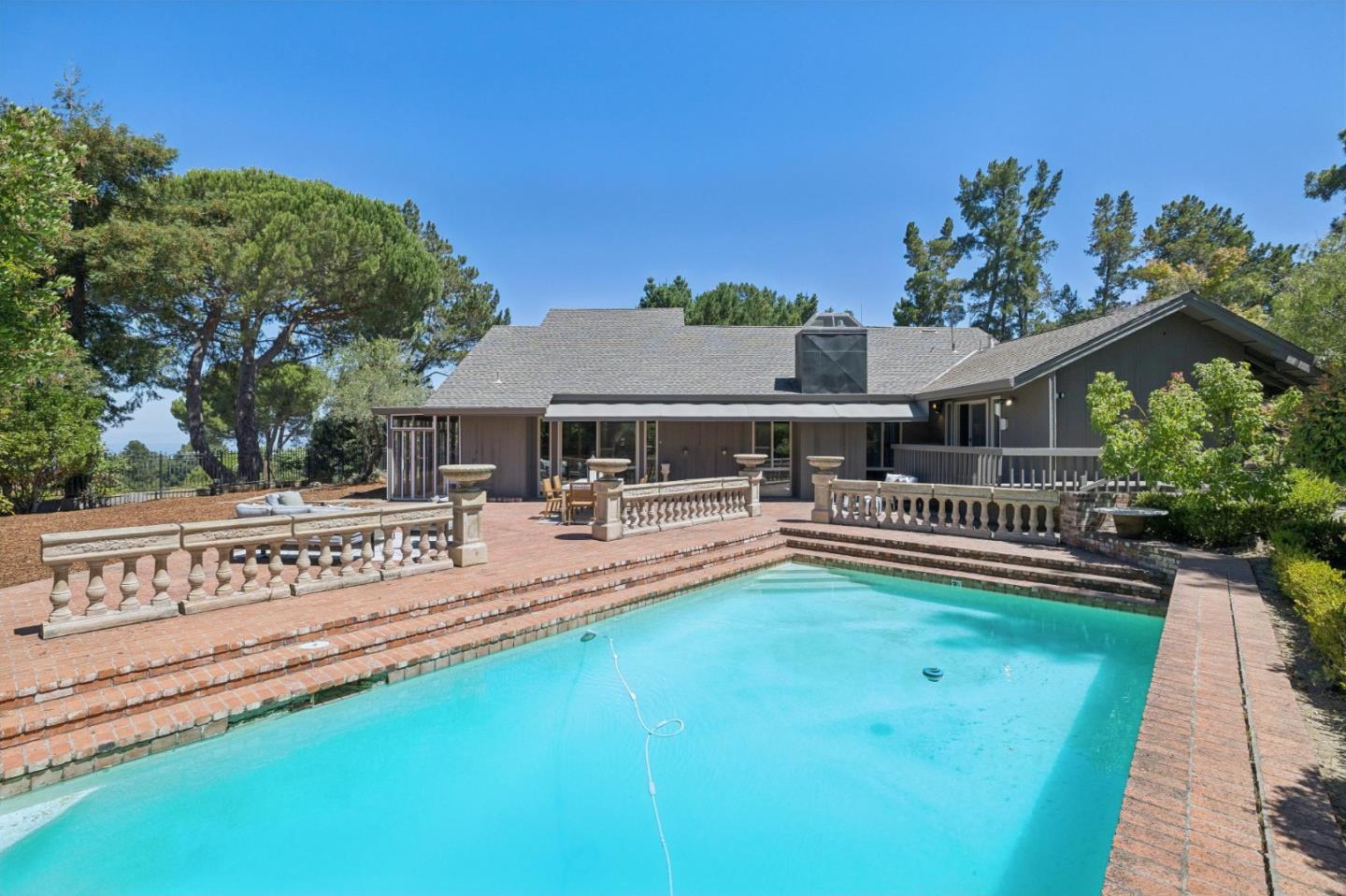 35 Silk Tree PL