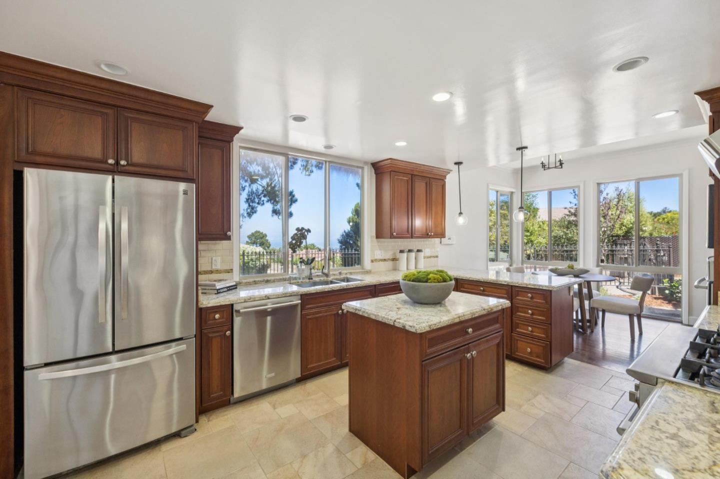 35 Silk Tree PL