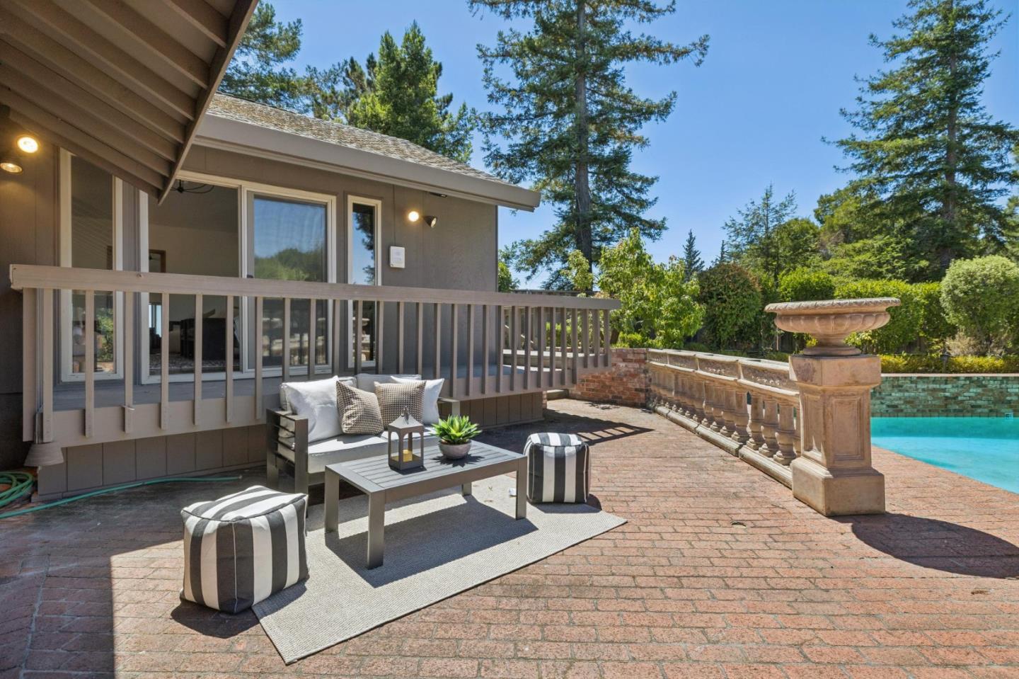 35 Silk Tree PL