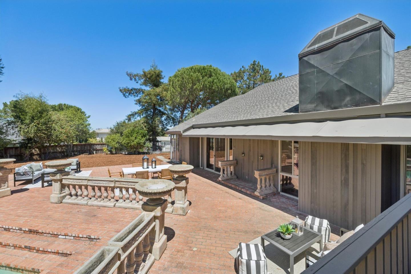 35 Silk Tree PL
