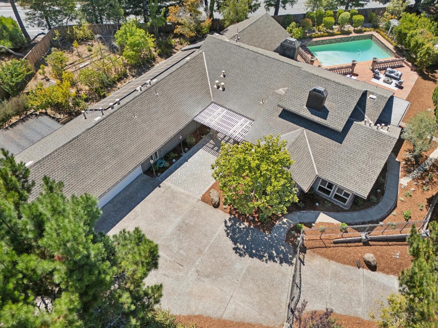 35 Silk Tree PL