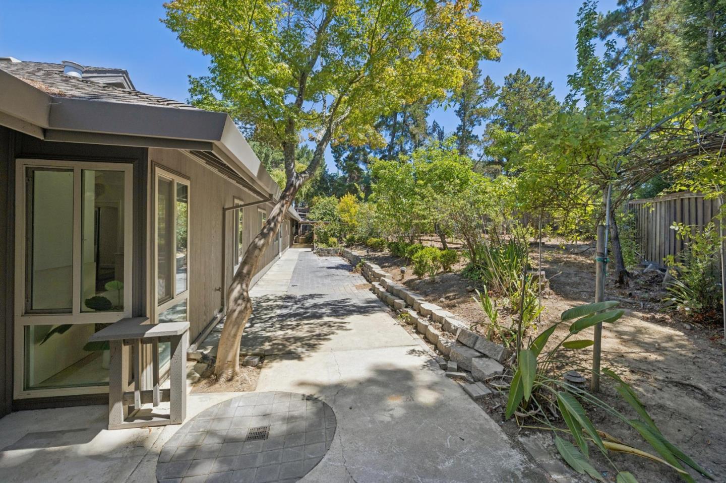 35 Silk Tree PL