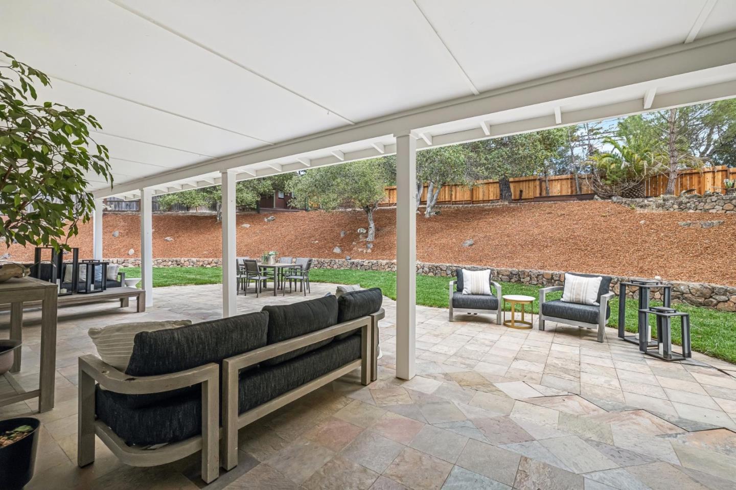 140 Rockridge RD