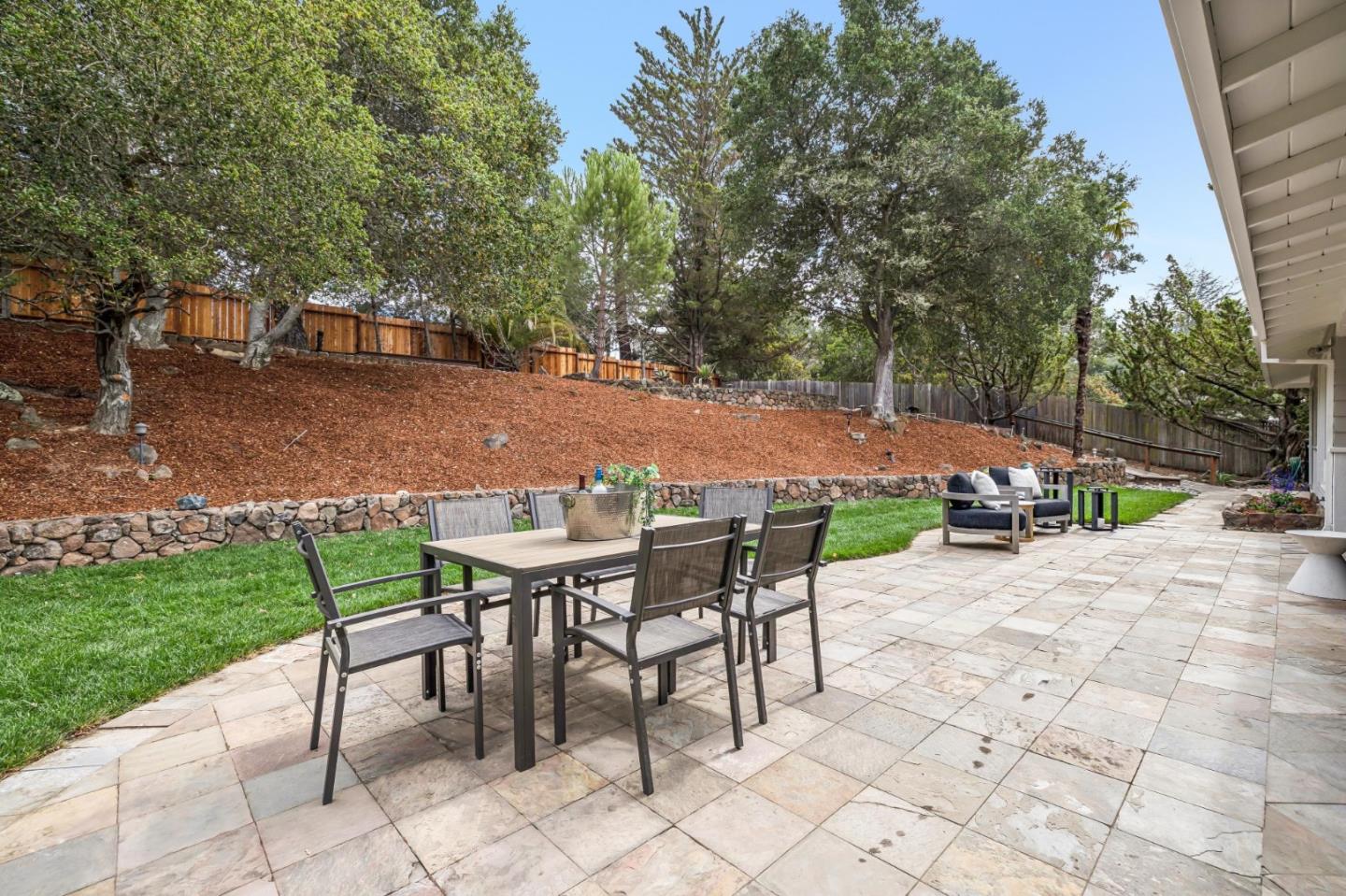 140 Rockridge RD