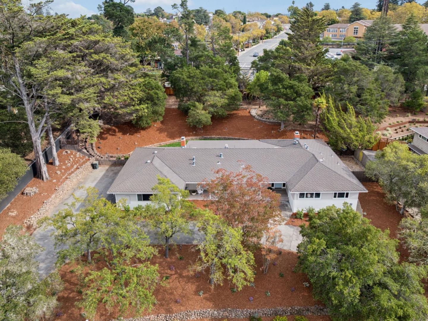 140 Rockridge RD