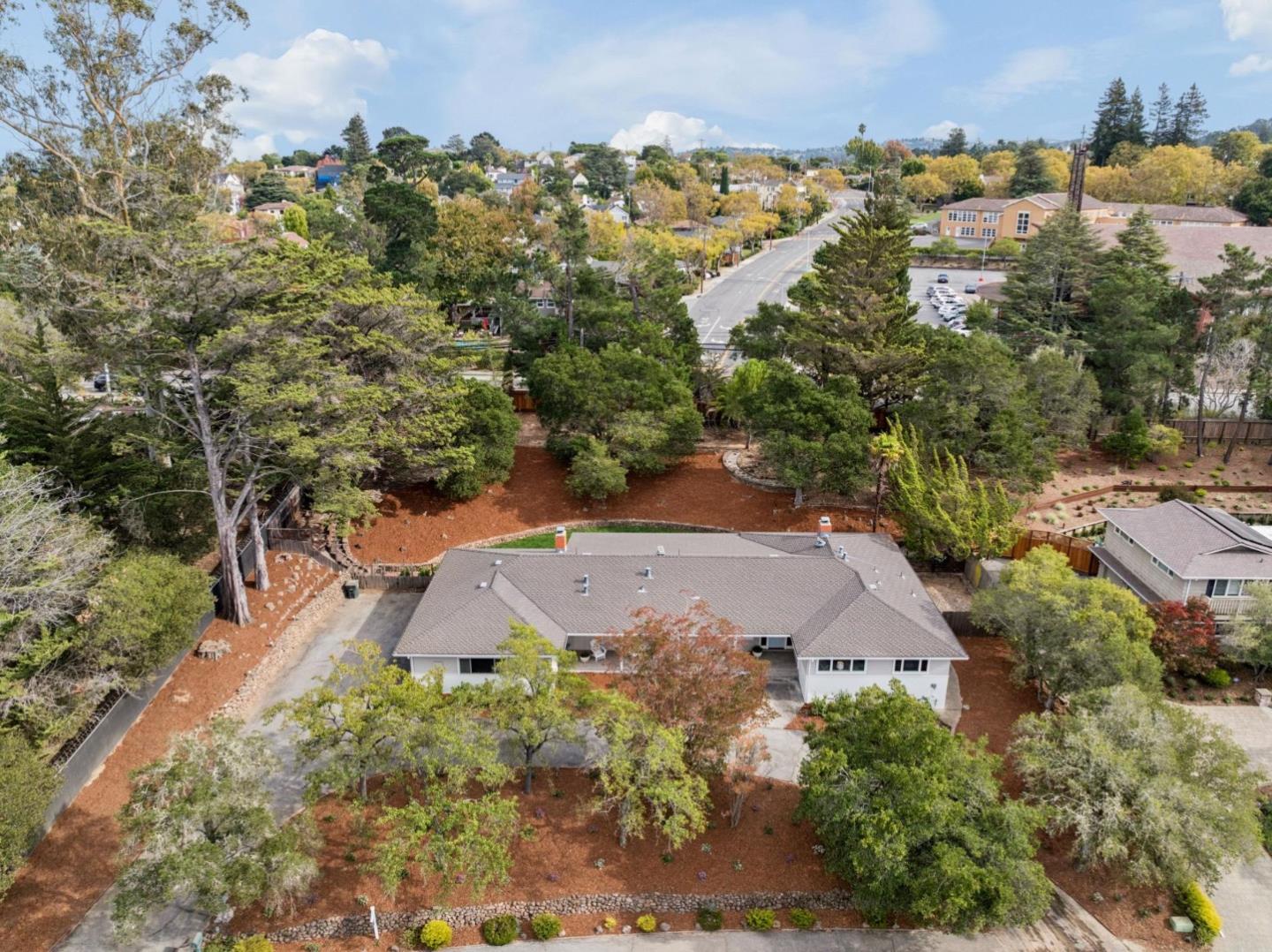140 Rockridge RD