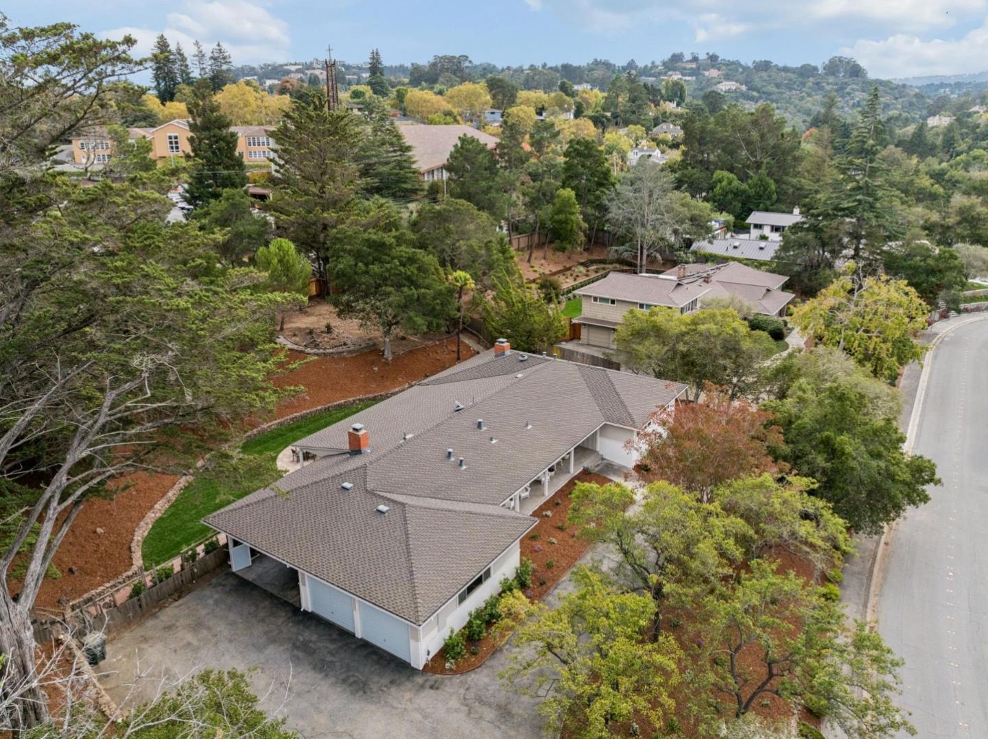 140 Rockridge RD