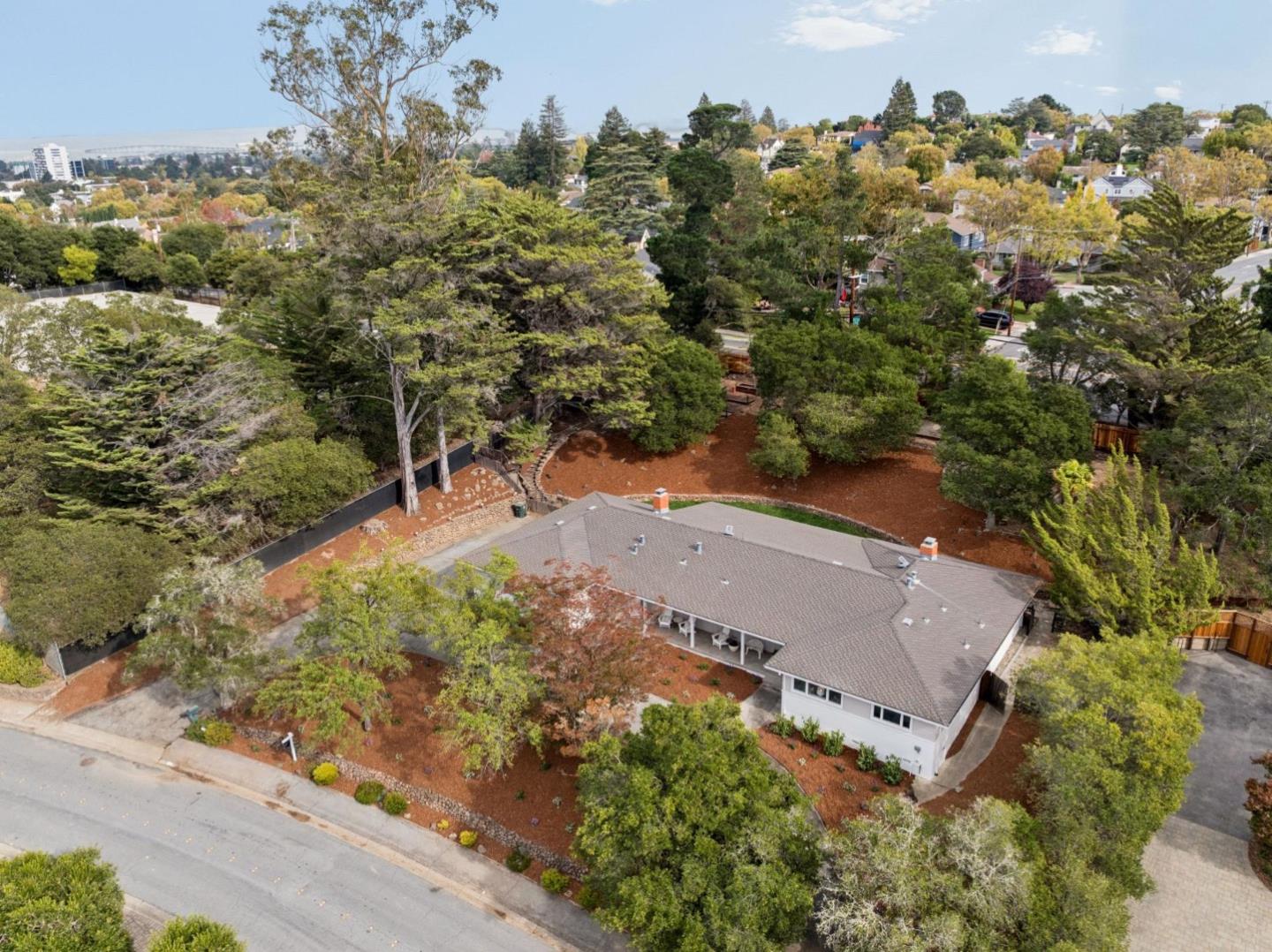 140 Rockridge RD