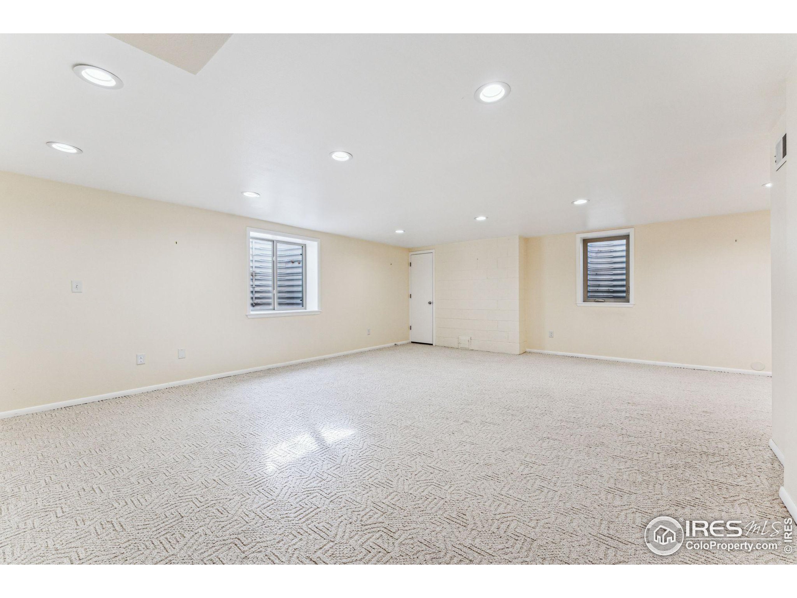 320 Glenview Ct