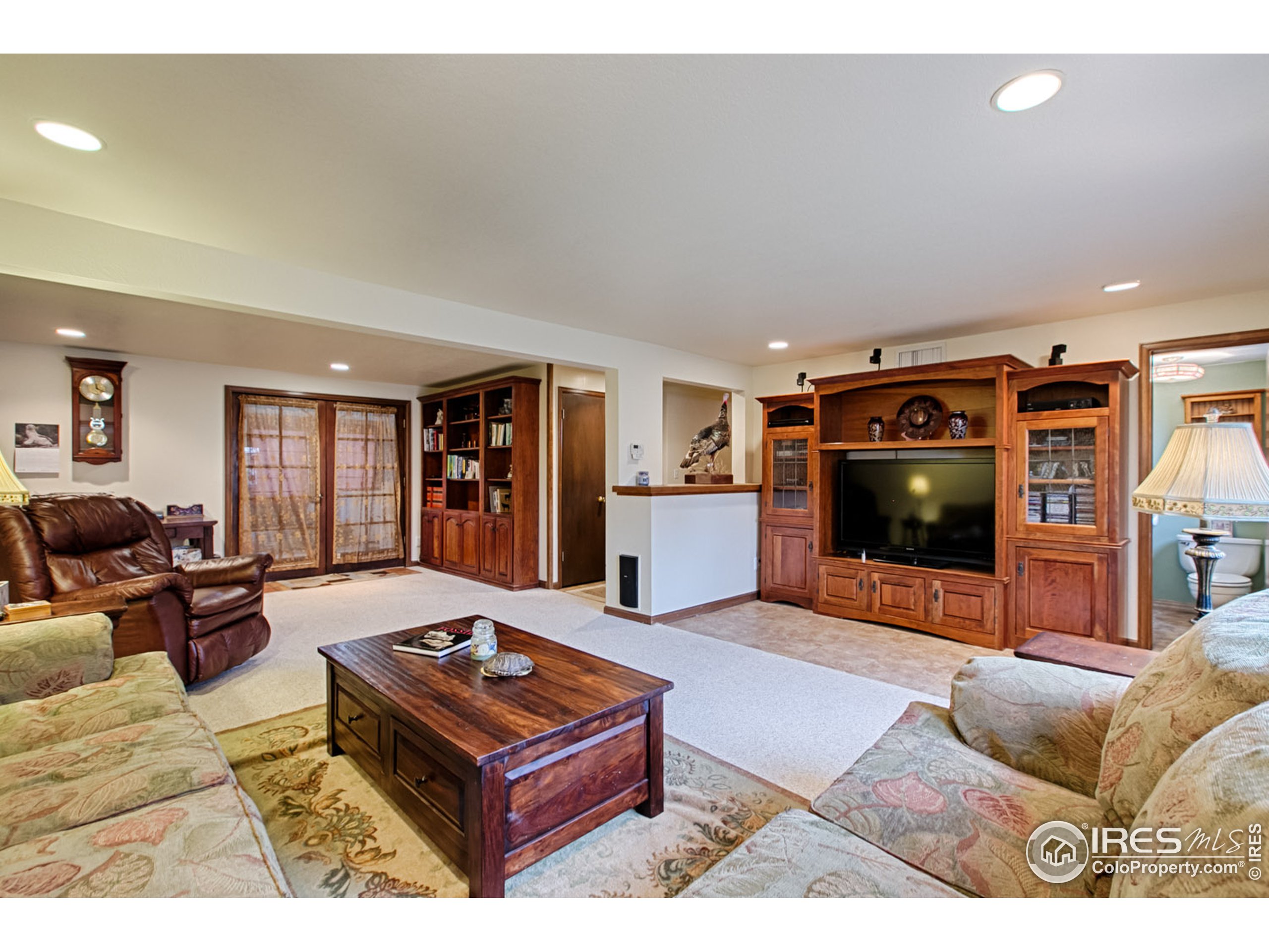 320 Glenview Ct