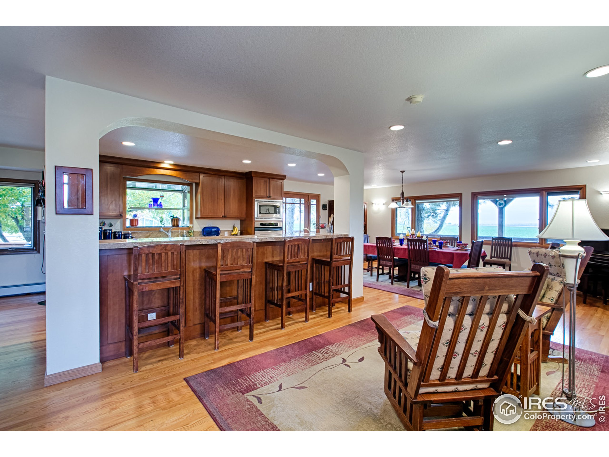 320 Glenview Ct