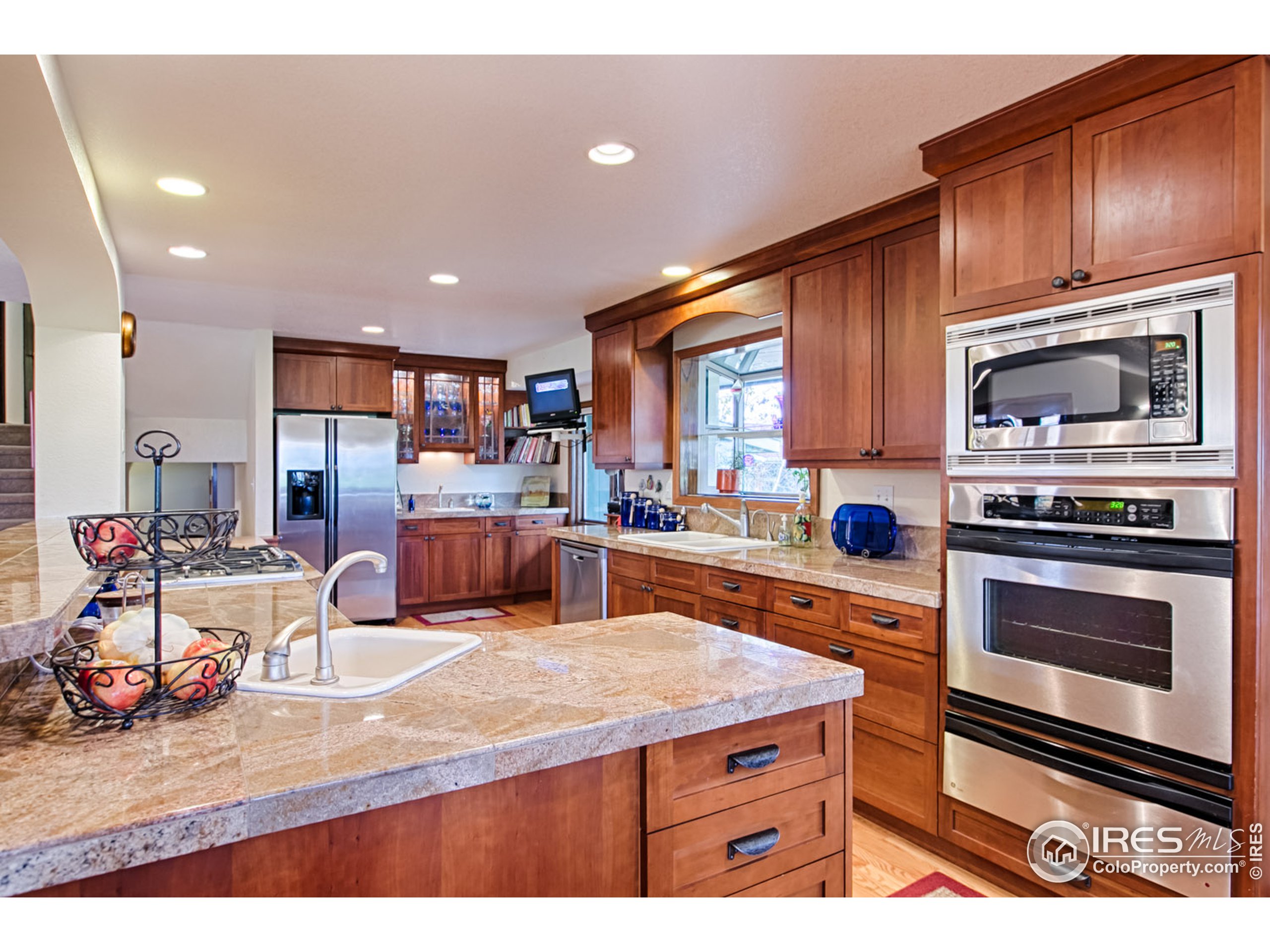 320 Glenview Ct