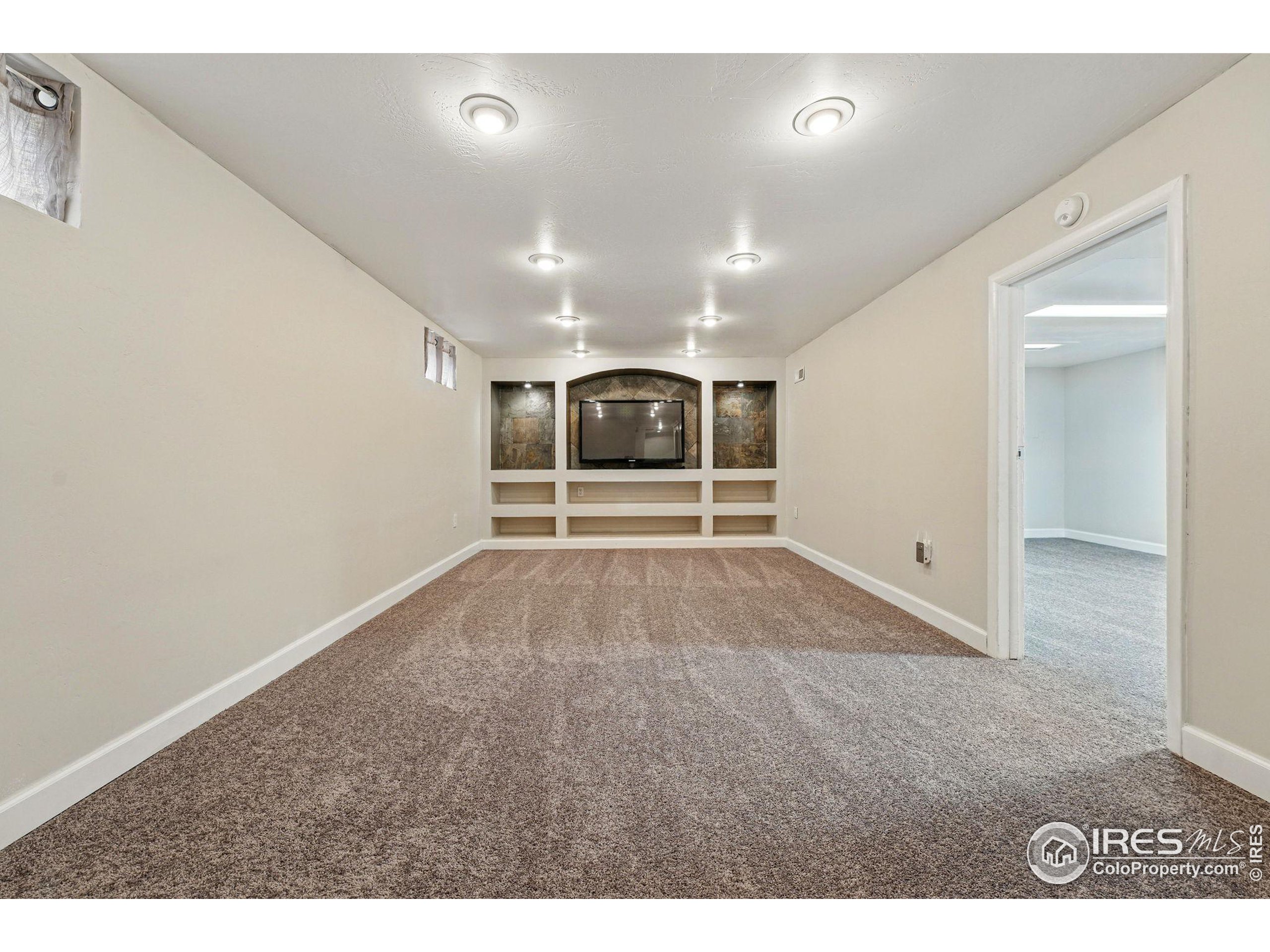 1185 W Midway Blvd