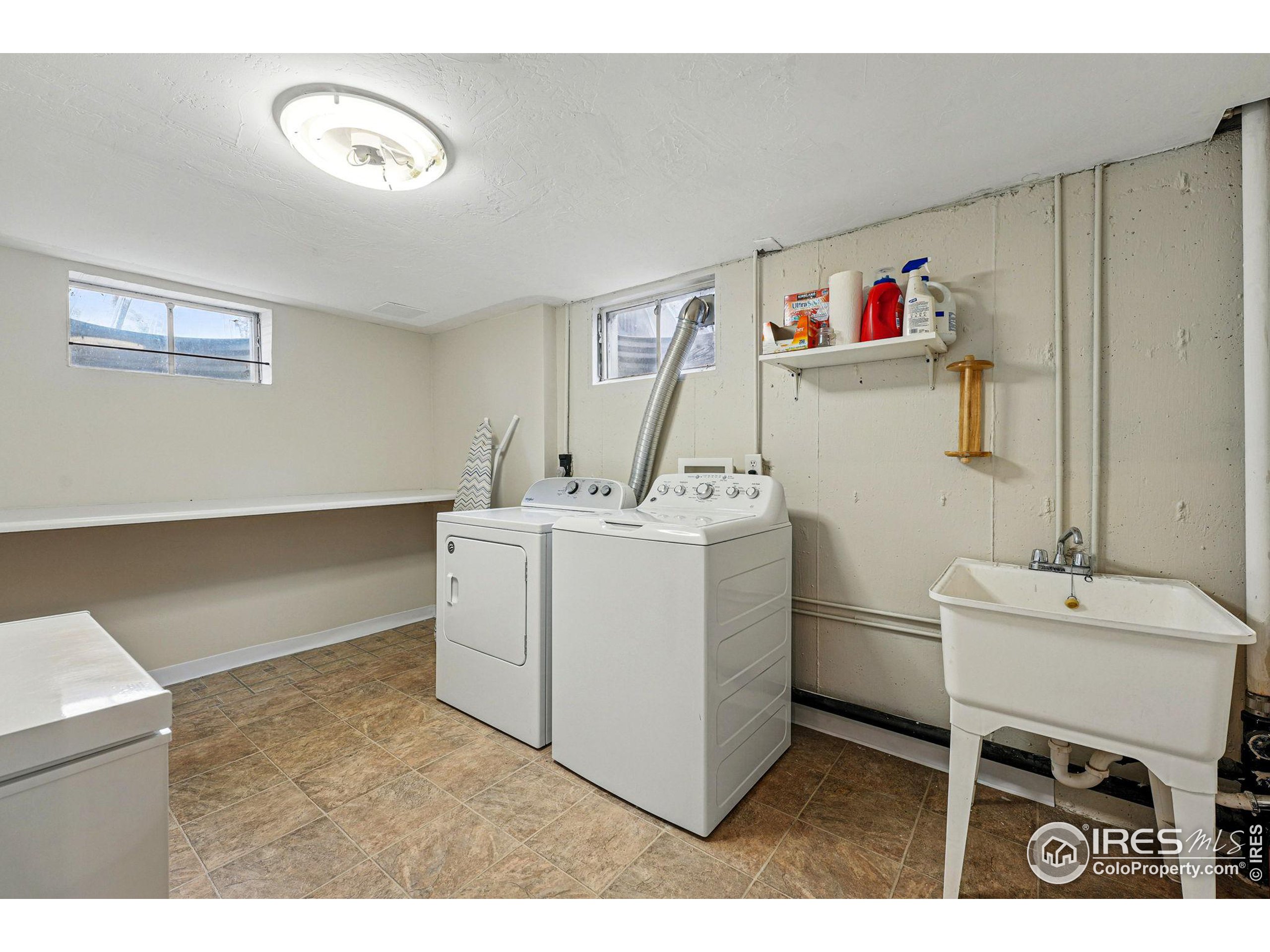 1185 W Midway Blvd