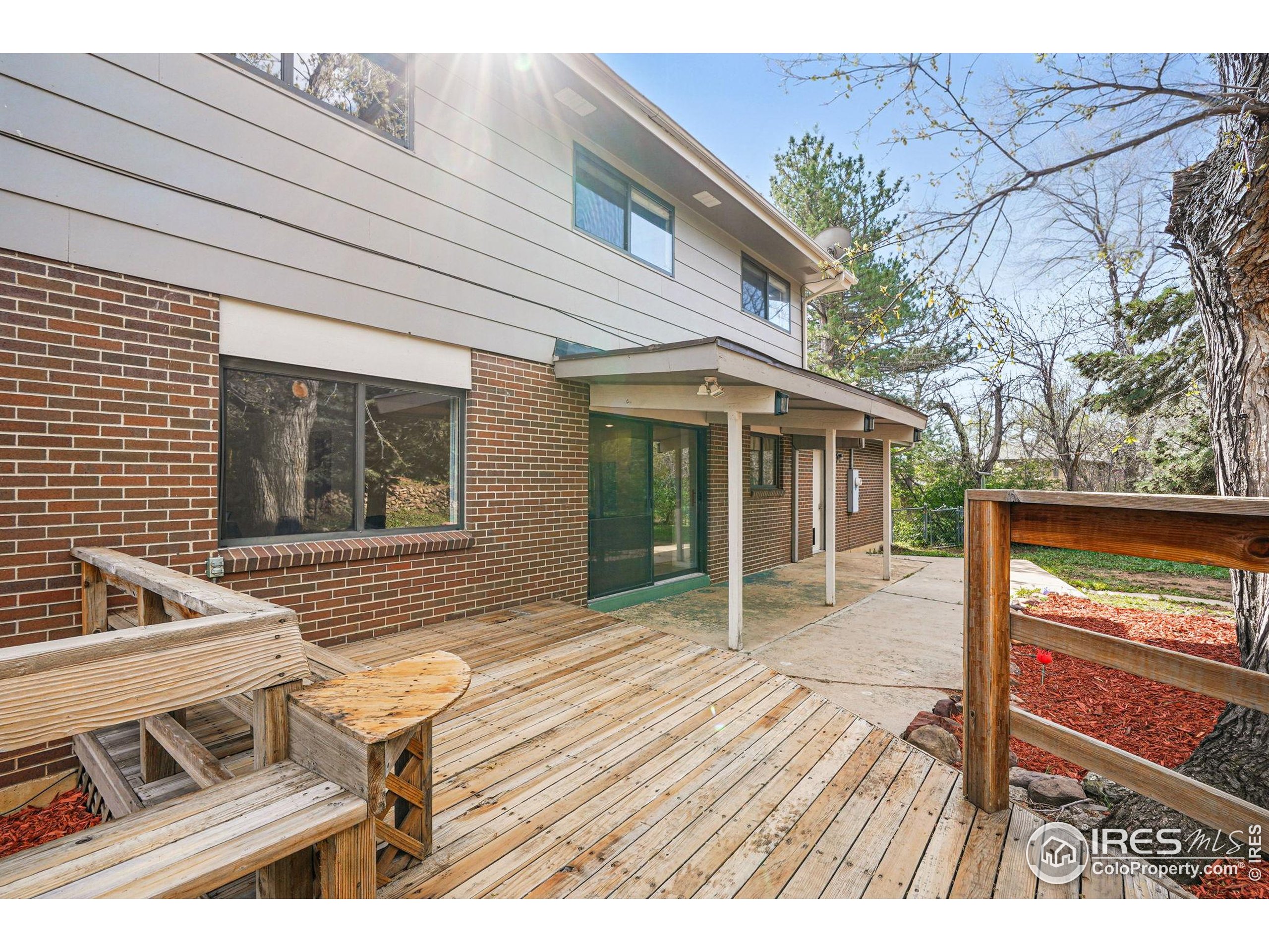 3190 Stanford Ave