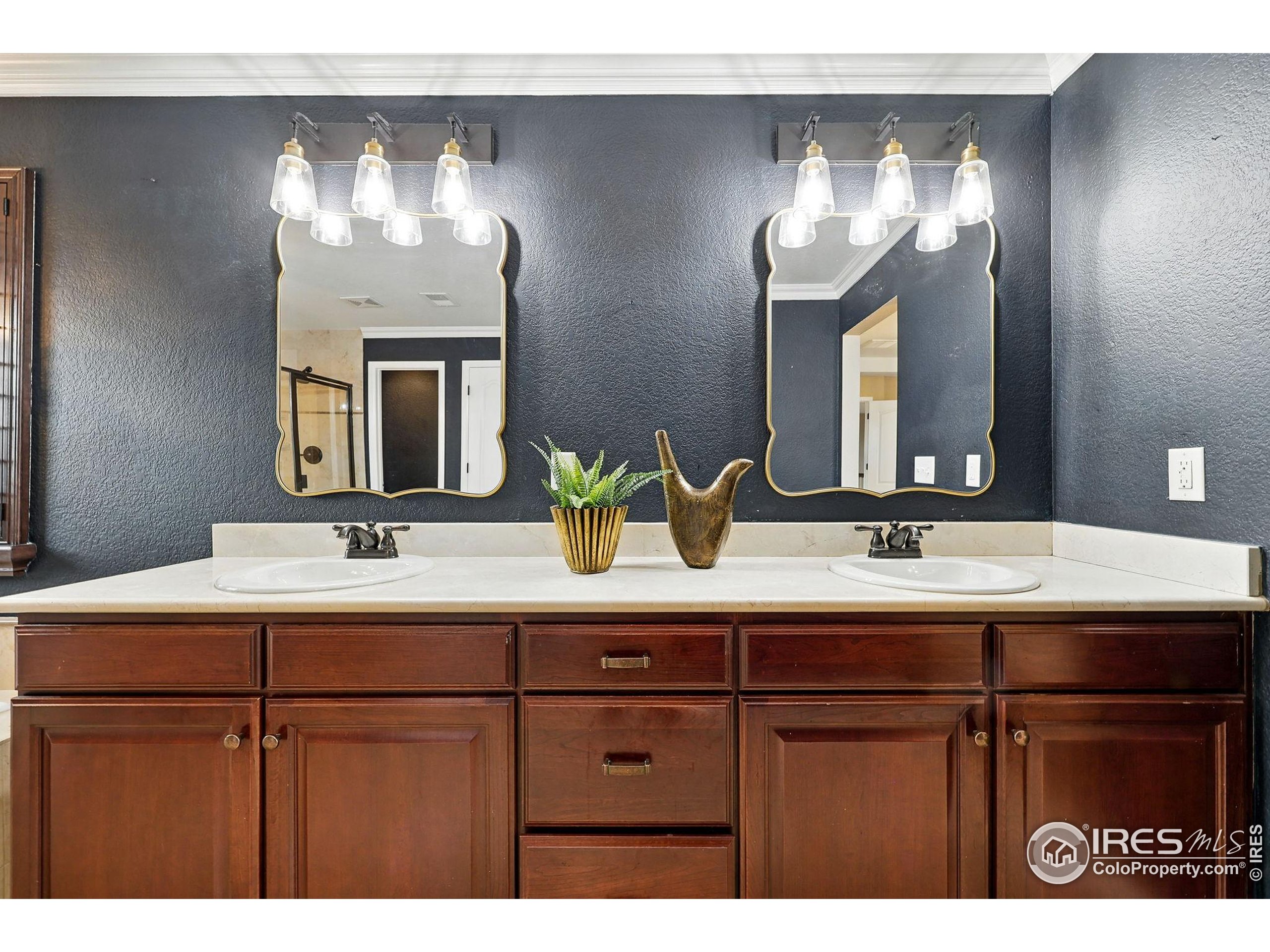 15810 E Tall Timber Ln