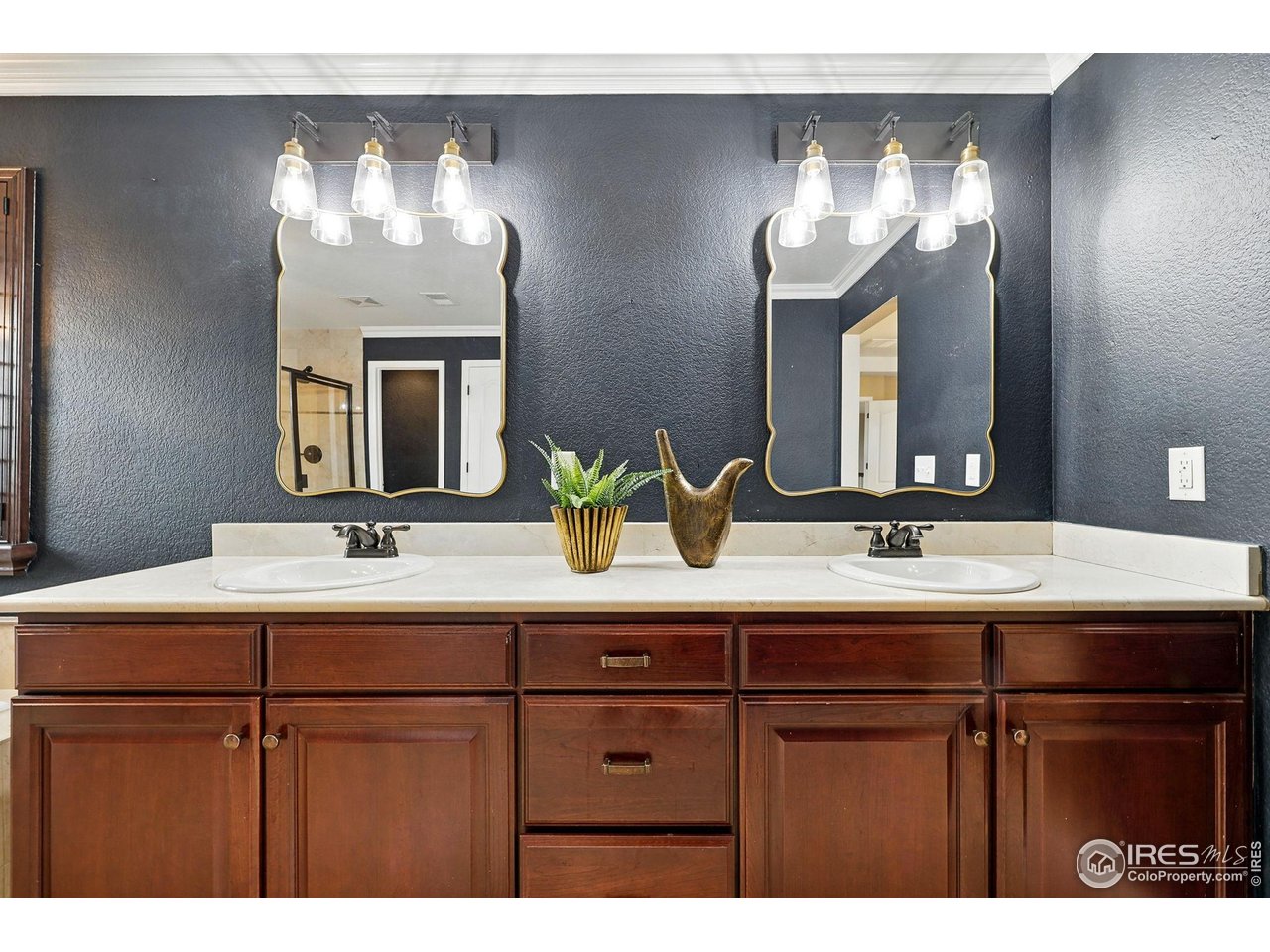 15810 E Tall Timber Ln