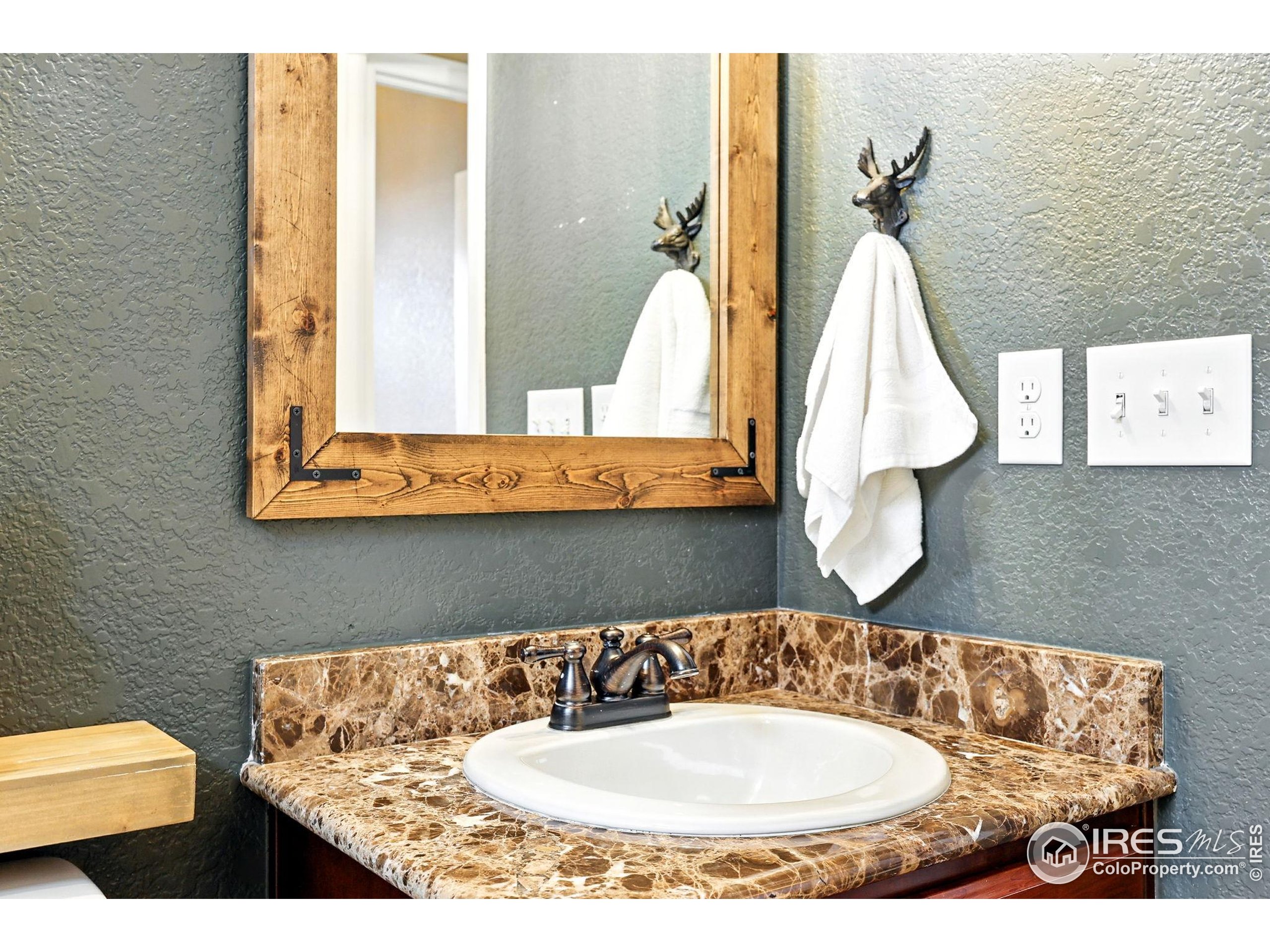 15810 E Tall Timber Ln