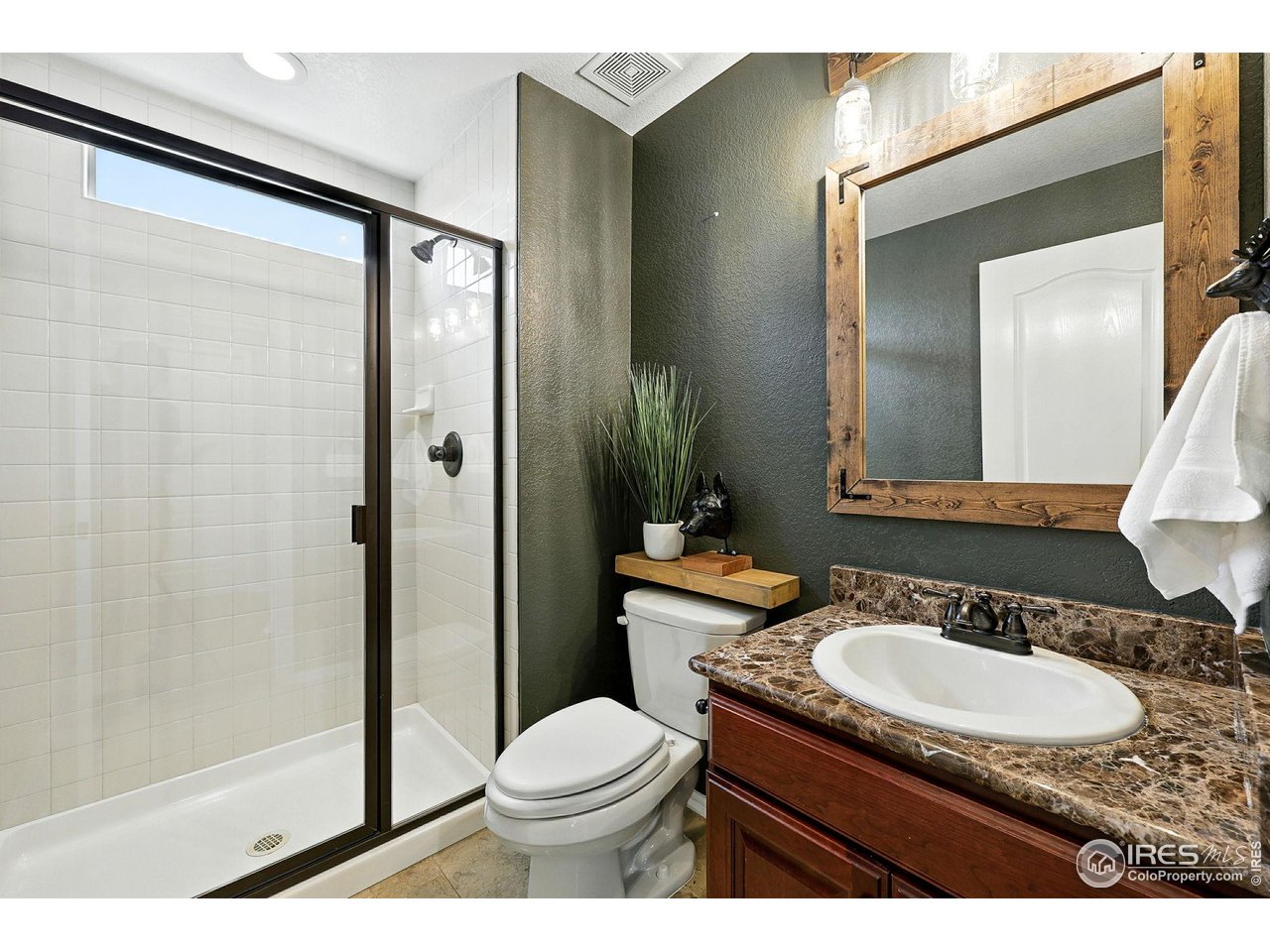 15810 E Tall Timber Ln