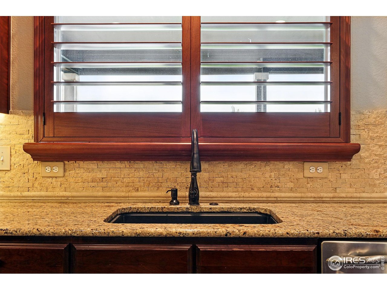 15810 E Tall Timber Ln