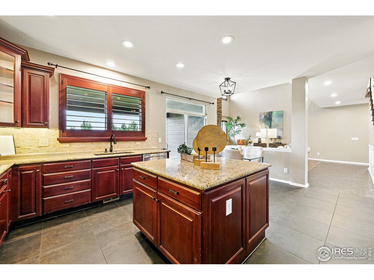 15810 E Tall Timber Ln