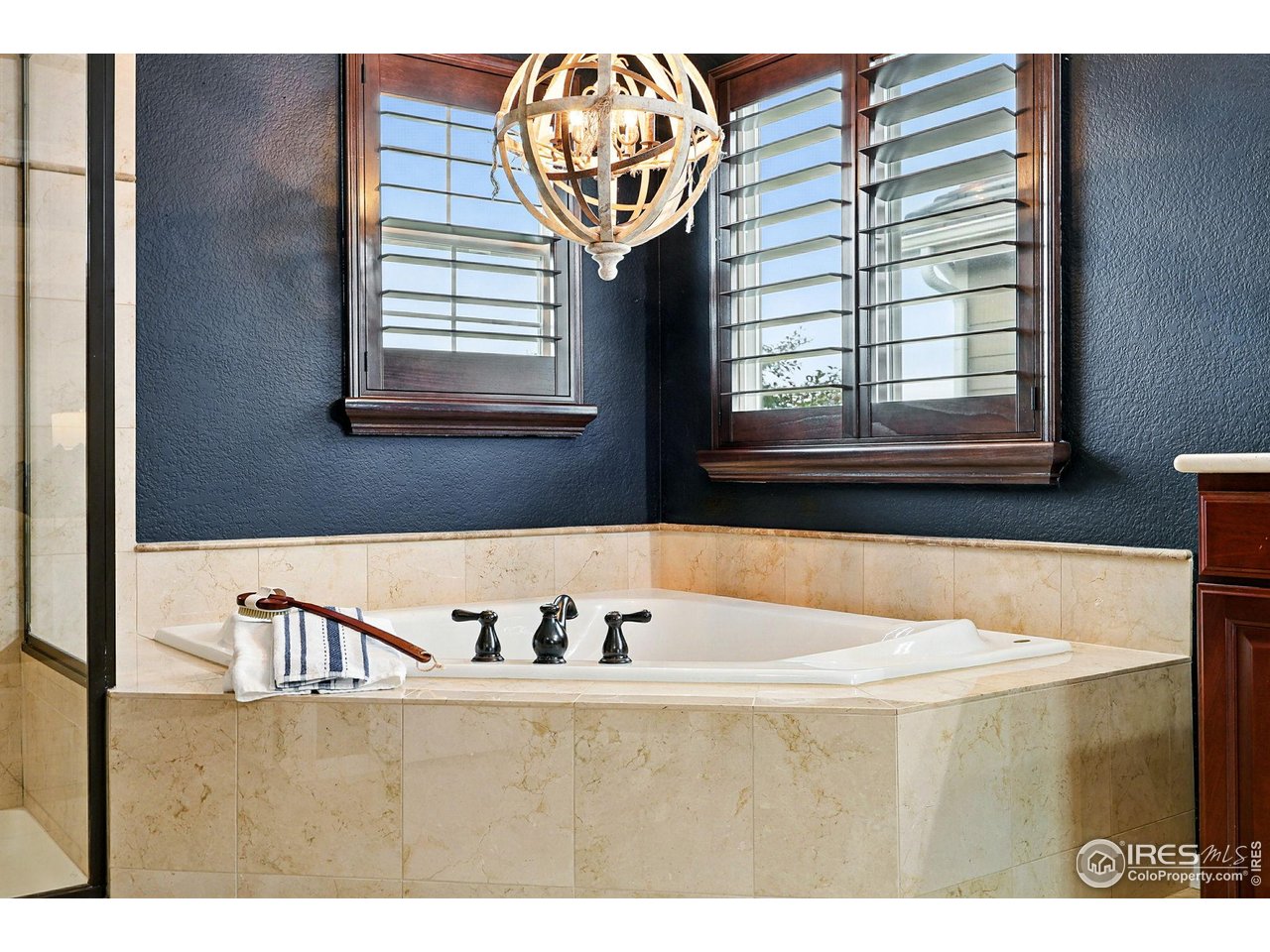 15810 E Tall Timber Ln