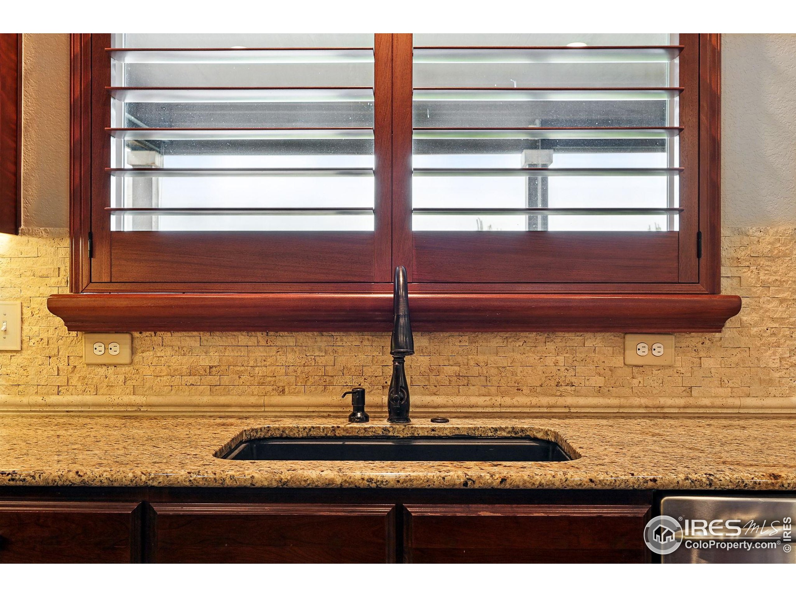 15810 E Tall Timber Ln