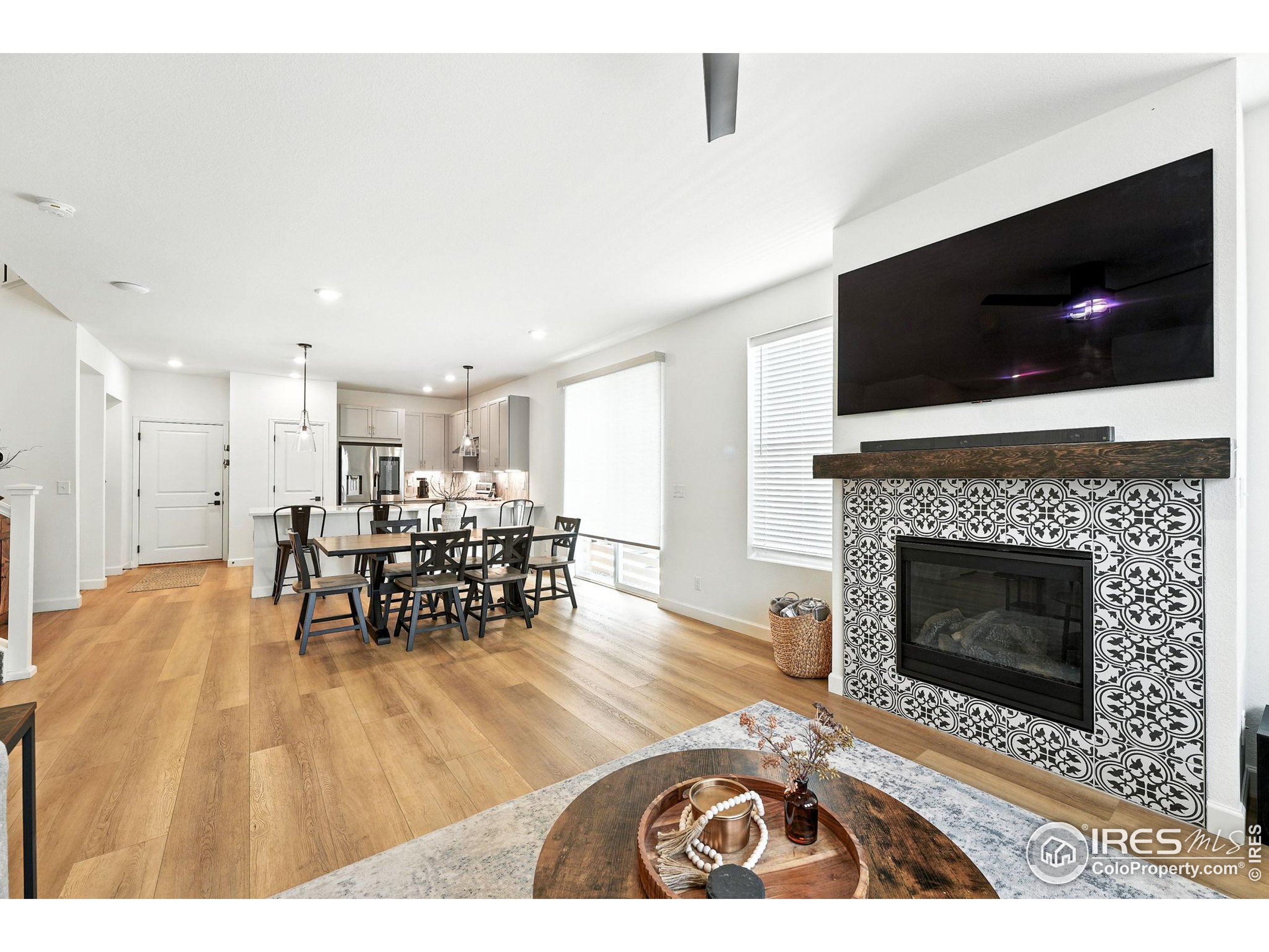 1095 Anker Dr