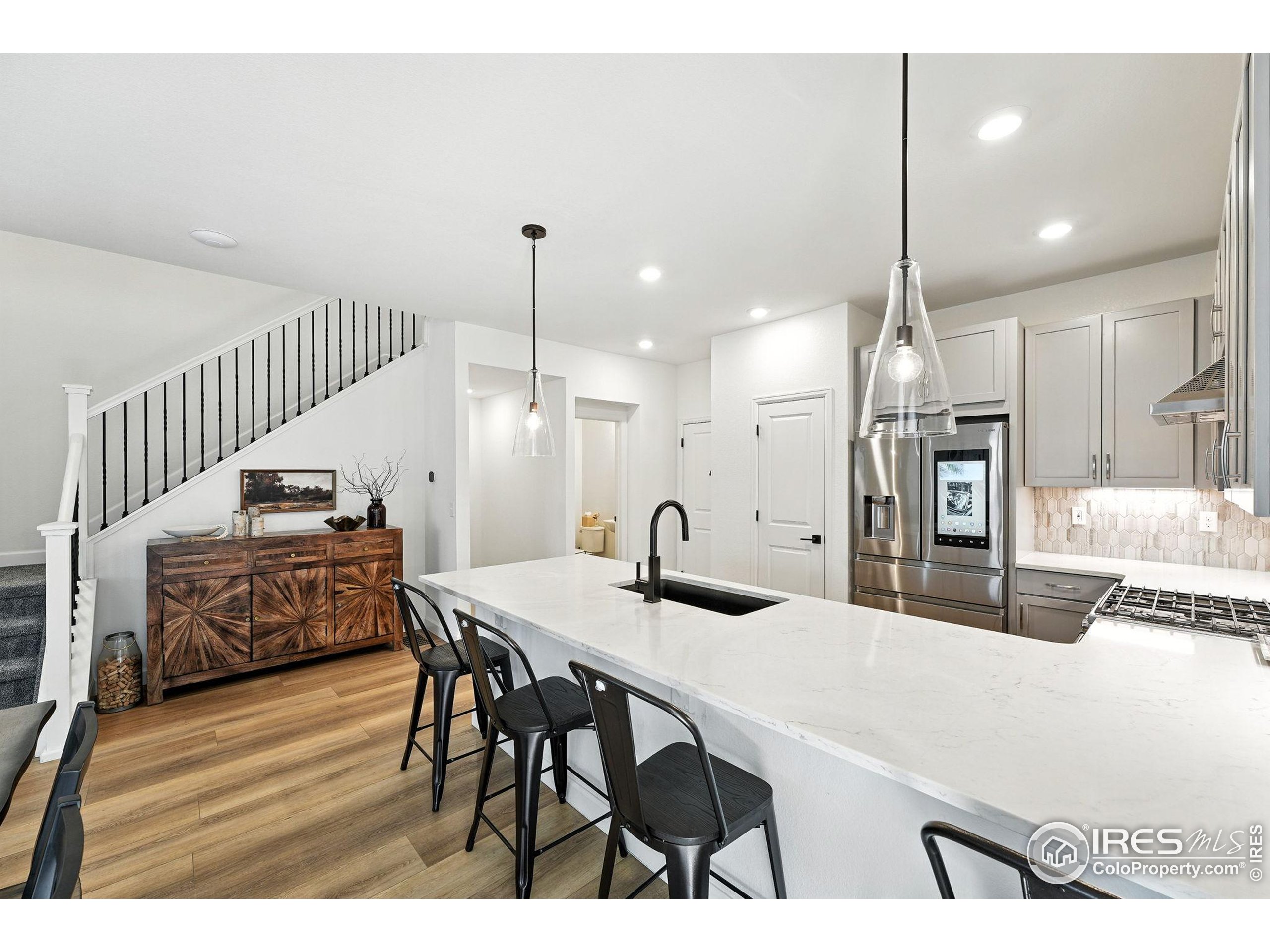 1095 Anker Dr