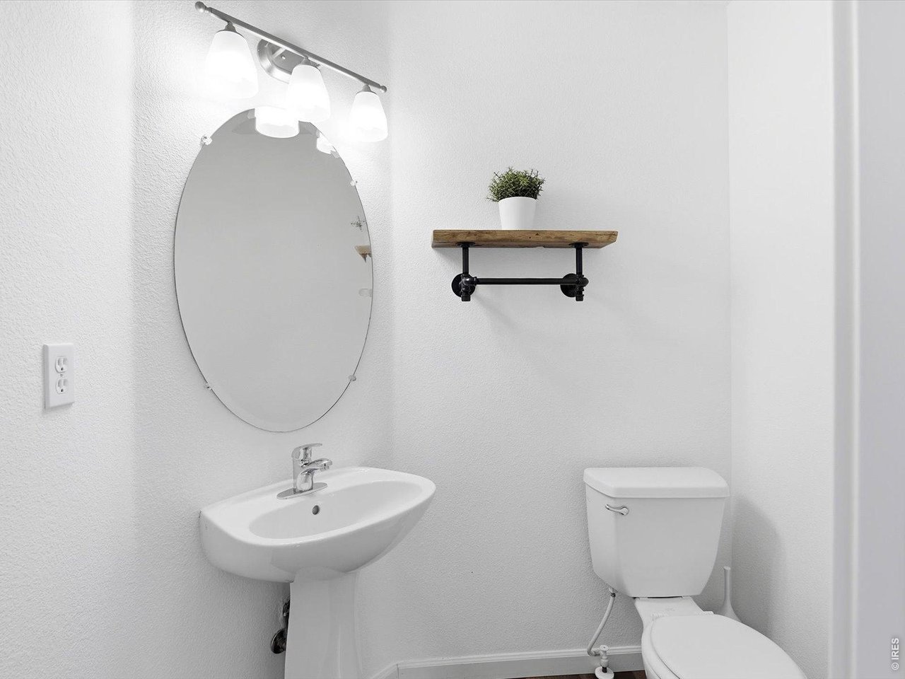 1278 Hummingbird Cir C