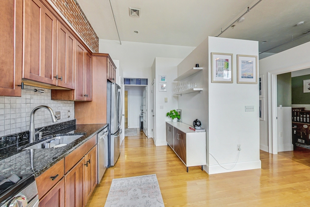 50 Floyd St # 11