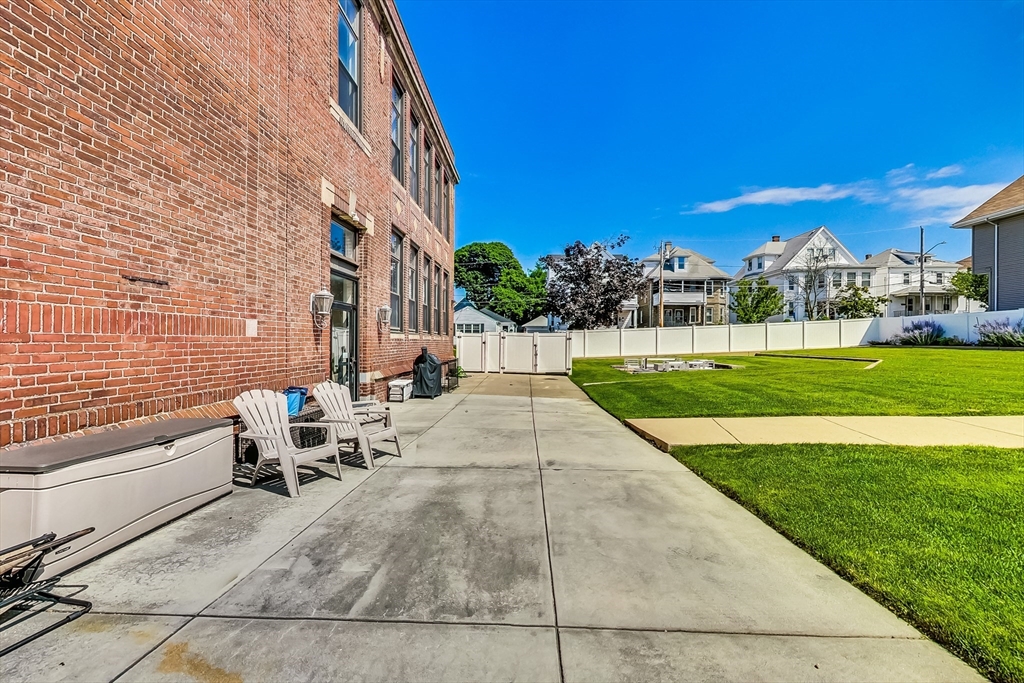 50 Floyd St # 11