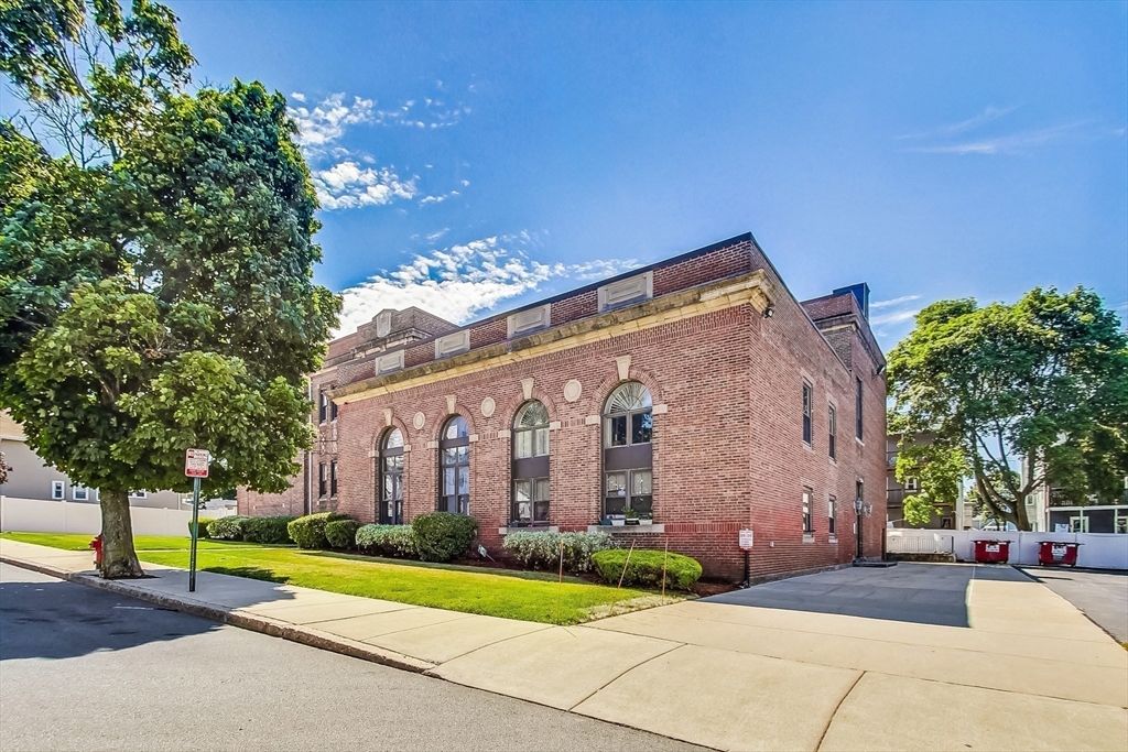 50 Floyd St # 11
