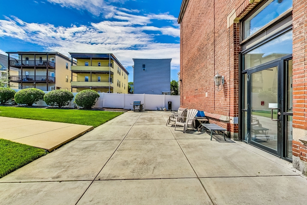50 Floyd St # 11