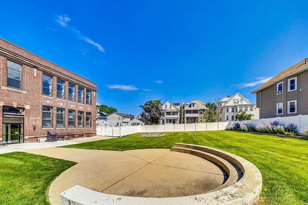 50 Floyd St # 11