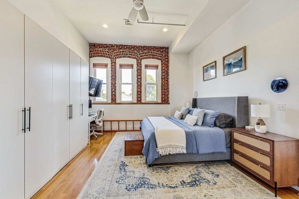 50 Floyd St # 11