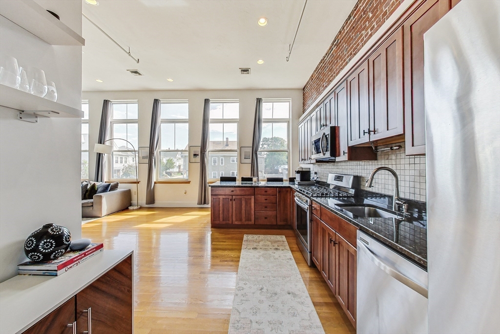 50 Floyd St # 11