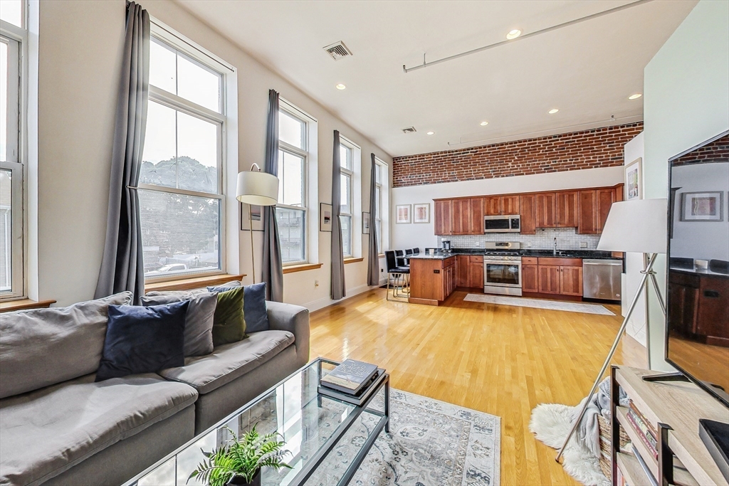 50 Floyd St # 11