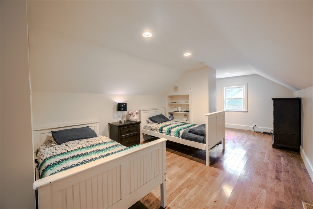 14 Frances Rd