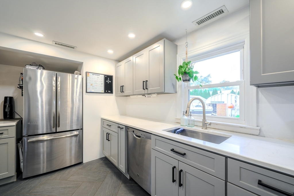 14 Frances Rd