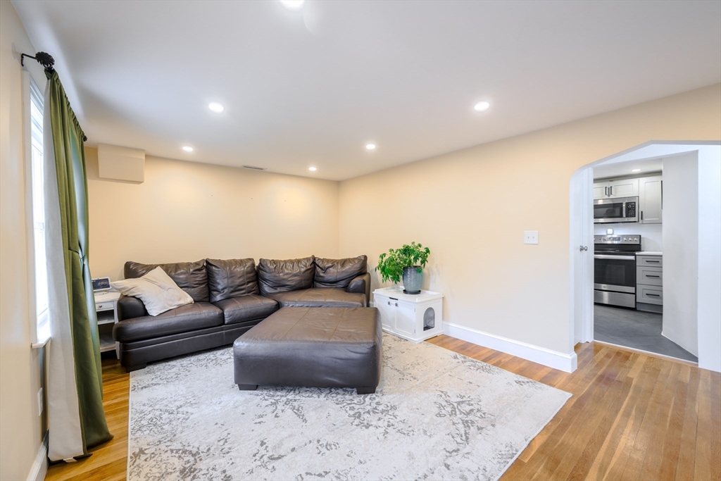 14 Frances Rd