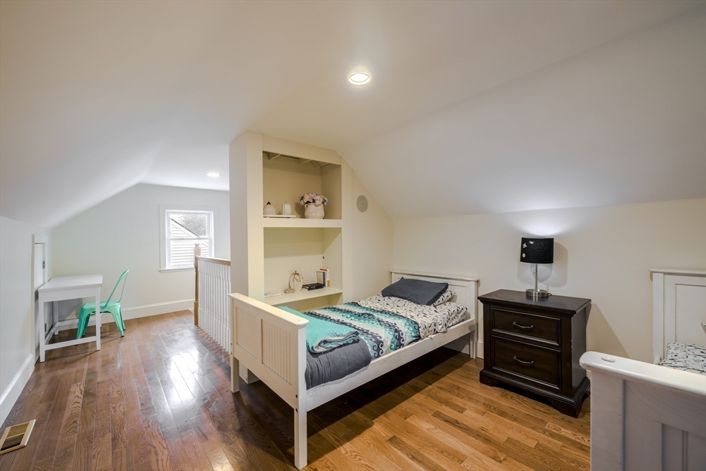 14 Frances Rd