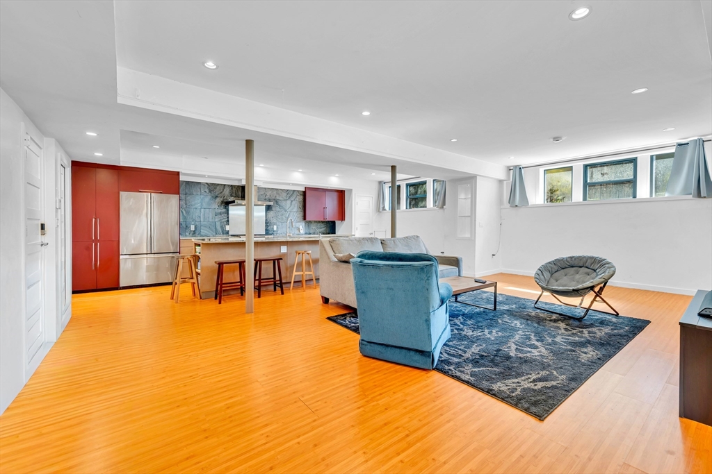 2021 Commonwealth Ave # B