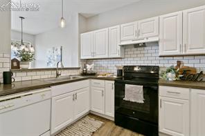 8723 Bamboo Grove