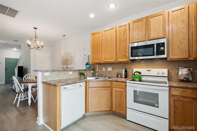 2572 Obsidian Forest View