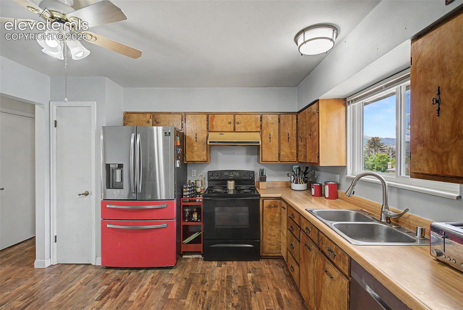 5660 Tuckerman Drive