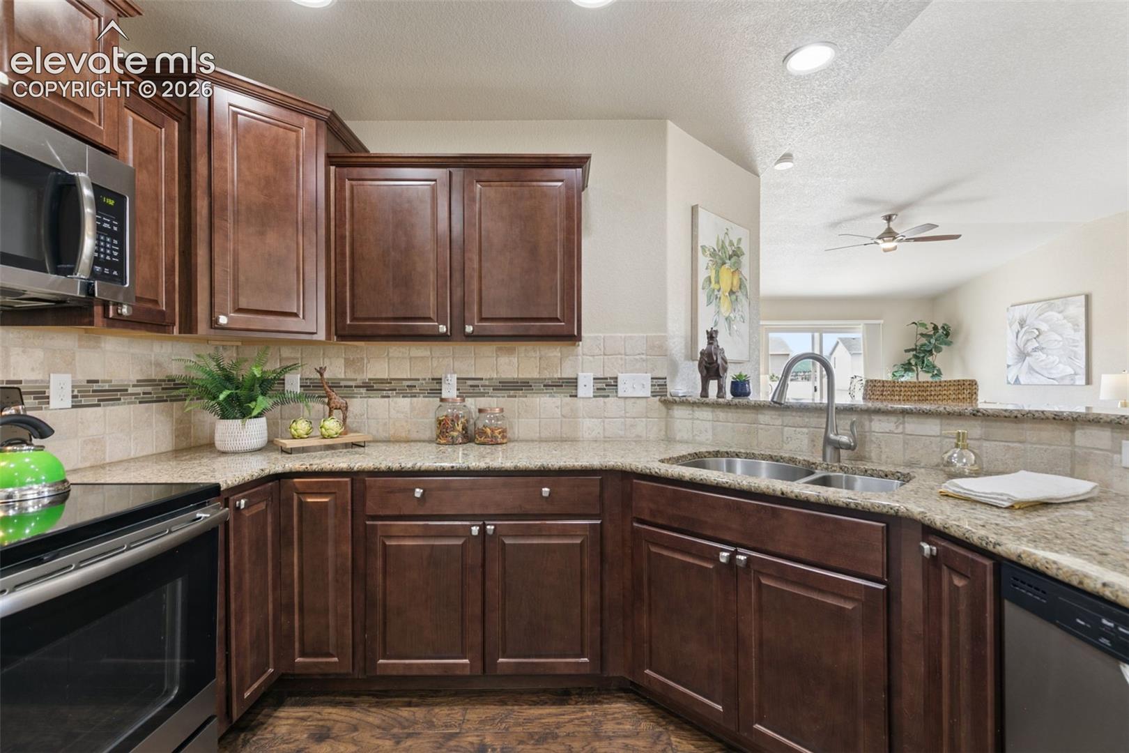 8042 Potentilla Grove